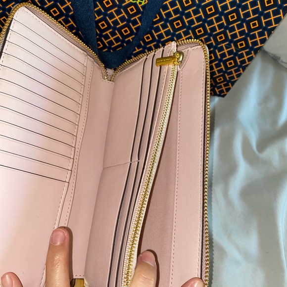 Tory Burch Large Wallet - Picture 6 of 7